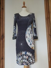 Matthew Williamson Geometric Print Silk Stretch Dress Embellished Cuffs. Size 8