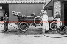 F004611 Britain Two women and