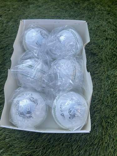 Cricket ball white junior - ball,