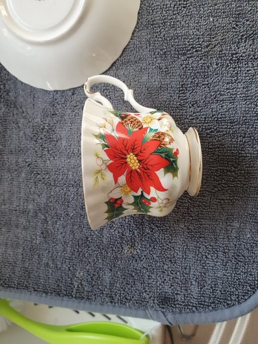Royal albert bone china - royal,