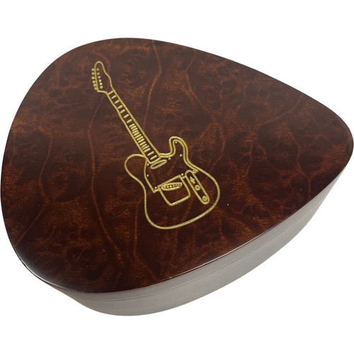 Plectrum box guitar shaped - plectrum,
