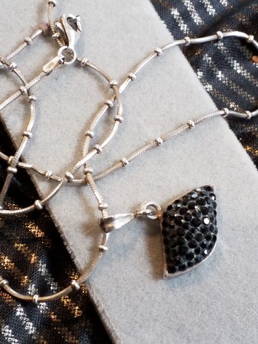 Silver chain with pendant - ,