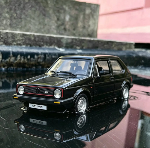 Bburago volkswagen golf - 1:24,