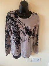 Beige/black Rhinestone Design