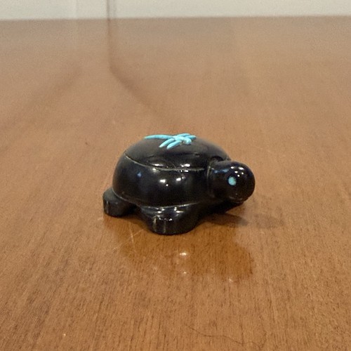 Zuni fetish turtle figure - fetish,