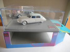 Universal Hobbies Citroen DS19