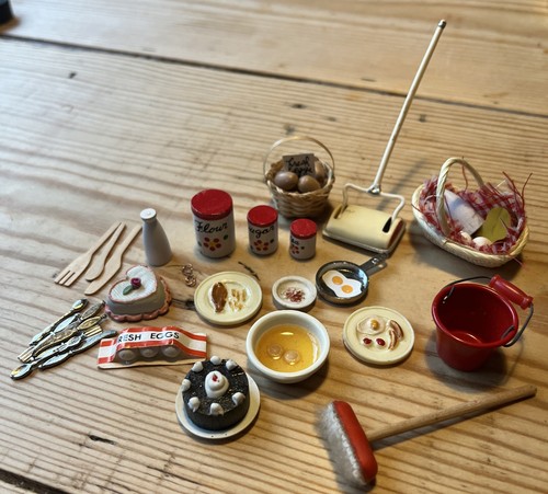 Job lot vintage dolls house - job,