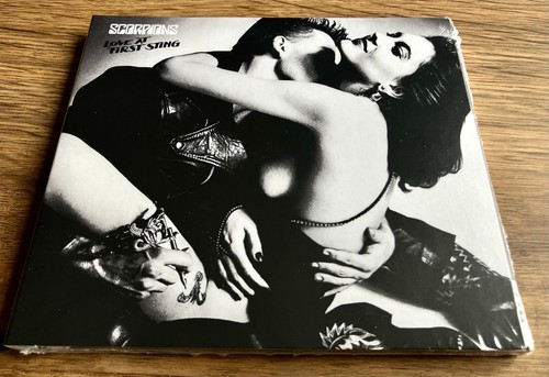 Scorpions love at first - -,