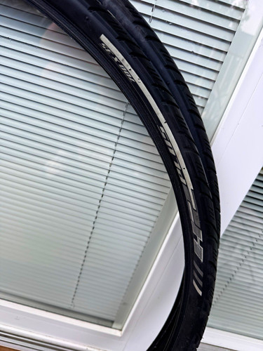 Bontrager 700x35c bike tire - 700x35c,