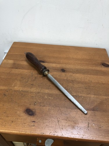 Butchers sharpening steel - sharpening, steel/