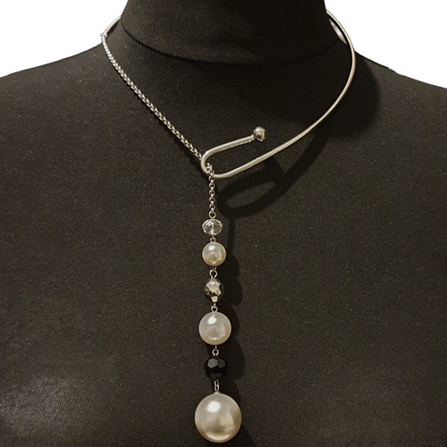 Silver tone lariat - y, necklace