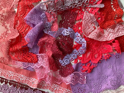 Assorted vintage lace ribbon