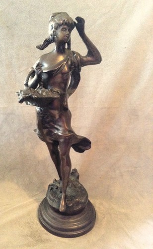 Art nouveau lady - w/, a