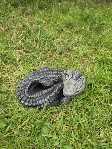 Stone crocodile garden - stone,