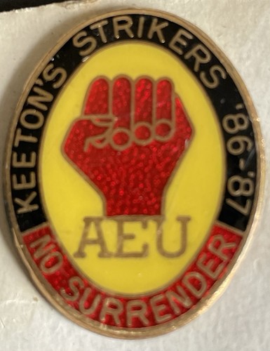 Trade union enamel badge aue - trade,