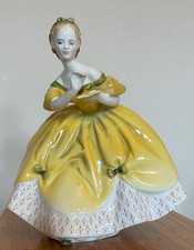 ROYAL DOULTON Figurine HN 2315