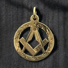 Vintage 1986 Masonic Square & Compass Pendant - 9ct Yellow Gold - 20mm