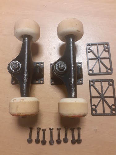 Fifty three skateboard - 'fifty, three'