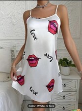 Woman’s Silky Nightie Size Medium 12-14 New