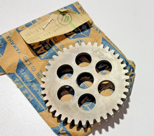 1st gear output - 1st, shaft