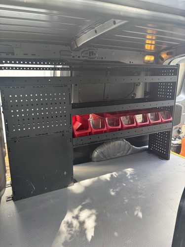 Module system van racking - module,