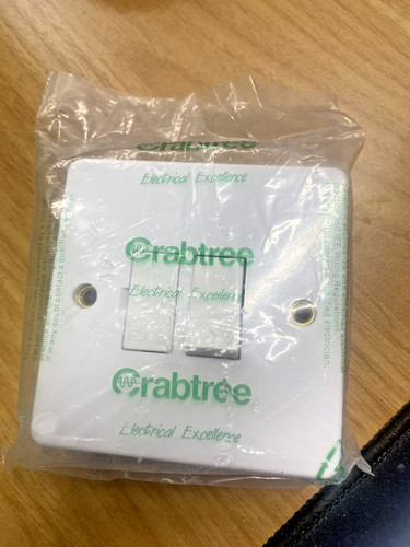 Crabtree 4827 13a - 13a, switched