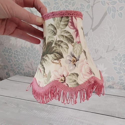 Small clip fabric floral - on,