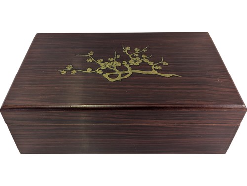 Lacquered wood jewellery box - lacquered,