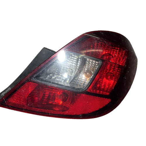 Vauxhall corsa 2009 4 - d,