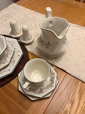 Eternal Beau Dinner set