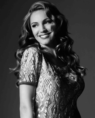 Kelly brook smiling - kelly,