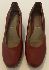 Emirates Airline Official Cabin Crew Stewardess Red Shoes Mid Heels Size 37.5