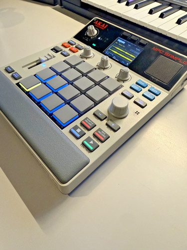 Akai professional mpc - mpc, sample