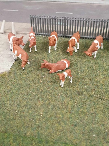 Scale farm animals brown - farm,