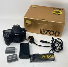 Nikon D700 DSLR Camera Body 12.1 MP Full Frame + Charger box 3 batteries strap
