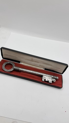 Rare vintage myon key - myon, lighter