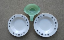 3off VINTAGE PYREX SNOWFLAKE CEREAL/SOUP BOWLS & HANDLED BOWL