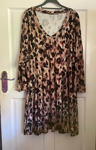 Animal print neck - v, tunic