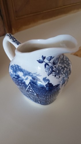 Small blue vintage - vintage, cream