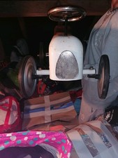 Retro Pedal Car Toy – Classic White Racer #7 (metal)