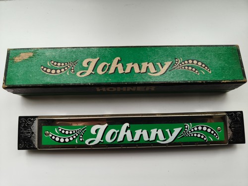 Vintage tremolo harmonica