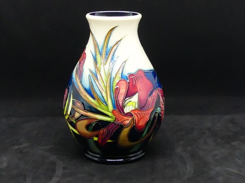 Moorcroft pottery satin flower - pottery,