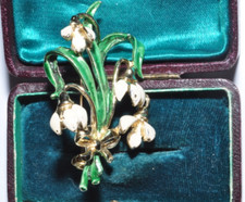 GORGEOUS VINTAGE SIGNED EXQUISITE BIRTHDAY SERIES SNOWDROP BROOCH - SMALLER SIZE