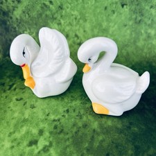 Swans Pair porcelain Ornament