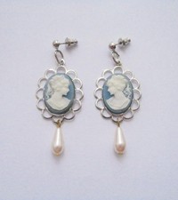 BN Vintage 1980's Blue & White