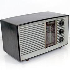 PILOT LITTLE MAESTRO VINTAGE MID-CENTURY MW/LW VALVE RADIO VERY CLEAN -FOR RSPCA