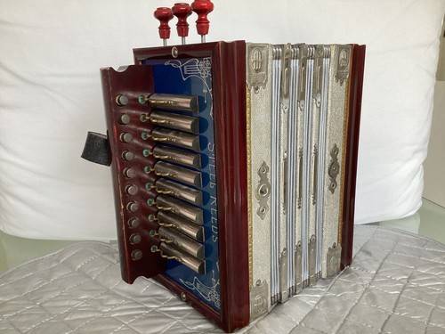 Button accordion vintage - button, accordion,..vintage
