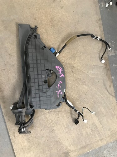 Toyota estima ahr20 - , 2006+