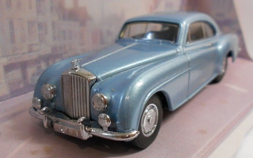 Dinky scale diecast model - dinky,