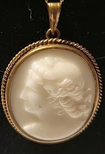 18in  Hain Cameo Pendant Left